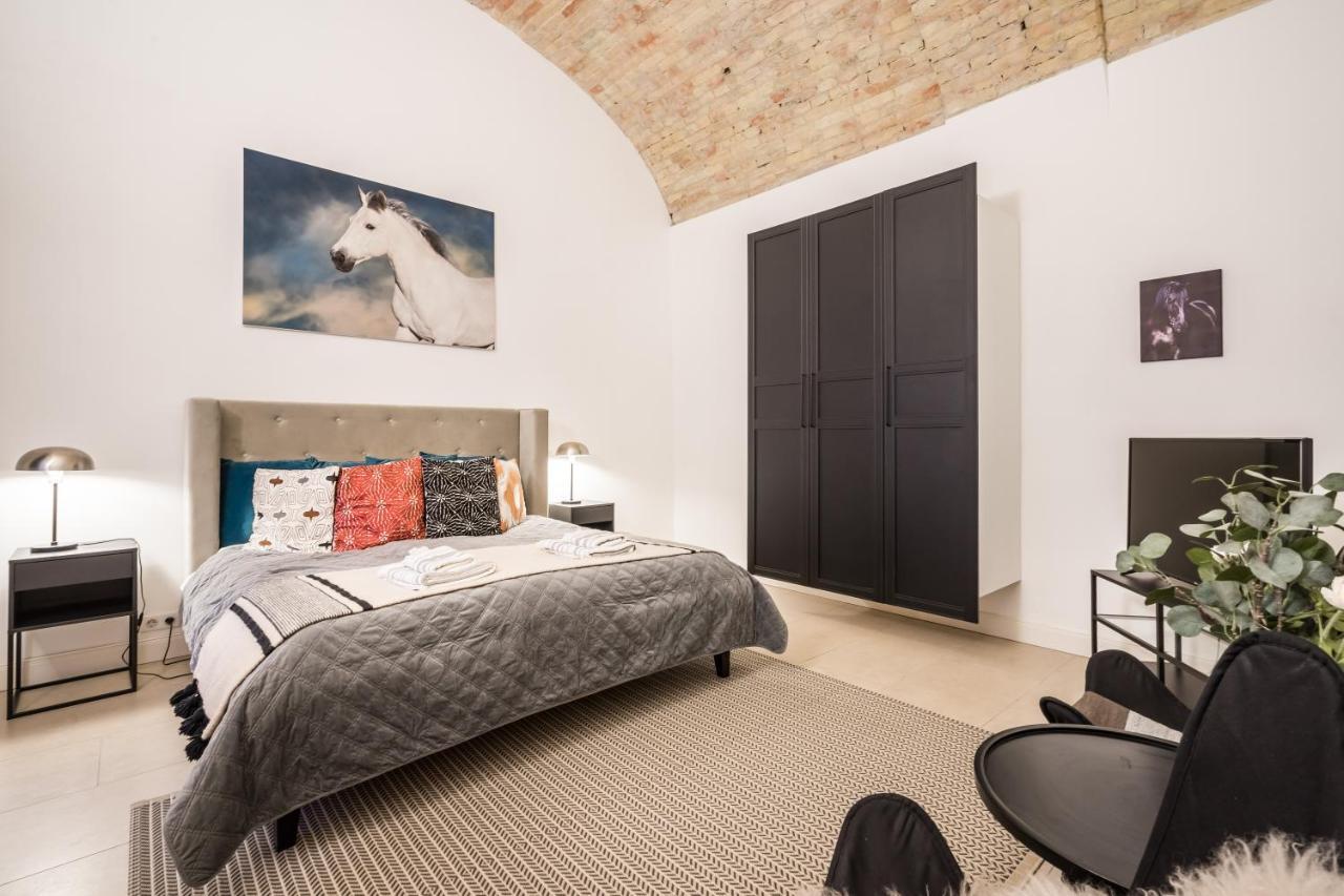 Urban Stable Luxury Apartments Budapeste Exterior foto